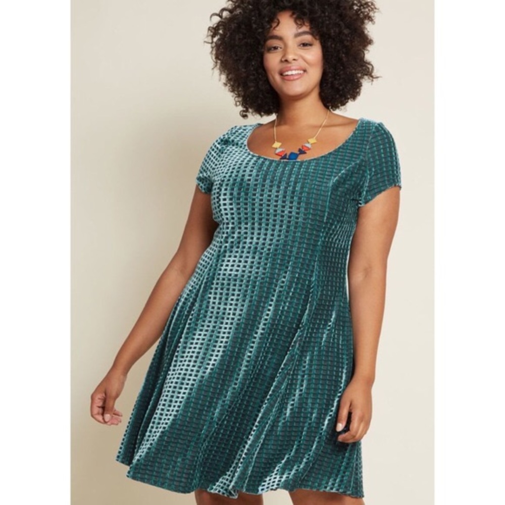 NWT ModCloth velvet vibes skater dress 1x